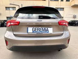 Oro Usata 2019 Ford Focus Titanium Tre volumi | 14.900 € (Ottimo prezzo)