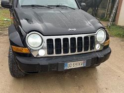 Nero Usata 2006 Jeep Cherokee SUV | 6500 €