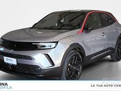 Grigio chiaro/tetto nero Usata 2023 Opel Mokka GS Line SUV | 15.900 € (Buon prezzo)