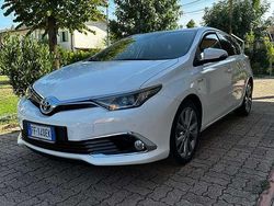 Usata 2016 Toyota Auris Hybrid Executive Tre volumi | 11.900 € (Molto cara)