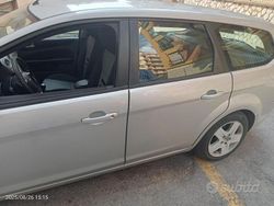 Usata 2009 Ford Focus Due volumi | 2500 € (Buon prezzo)