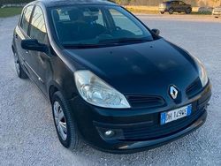 Usata 2007 Renault Clio II Tre volumi | 1100 € (Super prezzo)