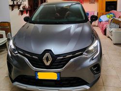 Grigio Usata 2023 Renault Captur SUV | 21.500 € (Cara)