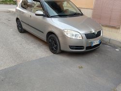 Grigio Usata 2008 Skoda Fabia Due volumi | 4500 € (Molto cara)