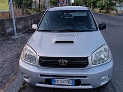 Grigio Usata 2004 Toyota RAV4 SUV | 3000 € (Molto cara)