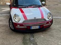 Rosso Usata 2004 Mini ONE Due volumi | 1850 € (Ottimo prezzo)