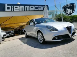 Argento metallizzato Usata 2018 Alfa Romeo Giulietta Tech Edition Due volumi | 14.900 € (Cara)