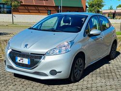 Grigio Usata 2014 Peugeot 208 Access Due volumi | 6490 € (Cara)