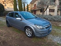 Argento Usata 2006 Opel Astra Cosmo Tre volumi | 2300 € (Buon prezzo)