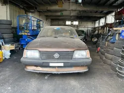 Marrone(met.) Usata 1982 Opel Ascona Tre volumi | 1200 €