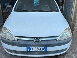 Bianco Usata 2002 Opel Corsa Club Tre volumi | 1500 € (Buon prezzo)