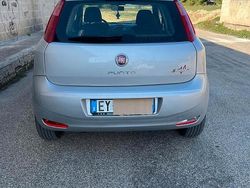 Usata 2015 Fiat Punto Easy Tre volumi | 4000 € (Buon prezzo)