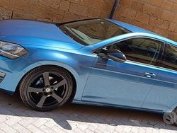 Blu Usata 2013 VW Golf VII Highline Tre volumi | 15.000 € (Molto cara)