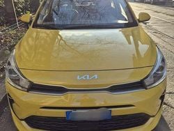 Usata 2022 Kia Rio Comfort Tre volumi | 13.000 € (Buon prezzo)
