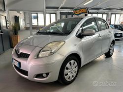 Grigio Usata 2009 Toyota Yaris Sol Tre volumi | 5390 € (Buon prezzo)