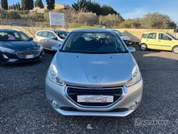 Grigio Usata 2014 Peugeot 208 Allure Due volumi | 6900 € (Buon prezzo)