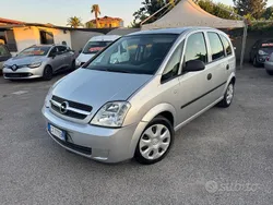 Argento Usata 2005 Opel Meriva Cosmo Monovolume | 1990 € (Buon prezzo)