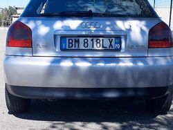 Grigio Usata 2000 Audi A3 Tre volumi | 1500 € (Cara)