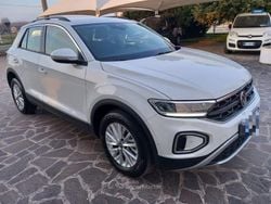 Bianco / pastello Usata 2023 VW T-Roc Style SUV | 21.500 € (Buon prezzo)