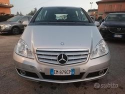 Grigio Usata 2011 Mercedes A160 Tre volumi | 3400 € (Buon prezzo)