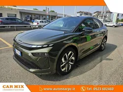 Verde olibo metallizzato Nuova 2025 Skoda Enyaq iV SportLine SUV | 48.400 €