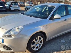 Grigio Usata 2013 Alfa Romeo Giulietta Tre volumi | 8400 € (Buon prezzo)