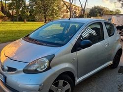 Grigio Usata 2006 Toyota Aygo Due volumi | 2150 € (Buon prezzo)