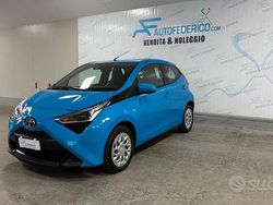 Blu/azzurro Usata 2019 Toyota Aygo Connect Style Due volumi | 8490 € (Buon prezzo)