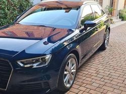 Blu/azzurro Usata 2019 Audi A3 Business Tre volumi | 17.699 € (Ottimo prezzo)