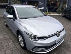 Argento riflesso Usata 2020 VW Golf VIII Life Tre volumi | 17.590 € (Ottimo prezzo)