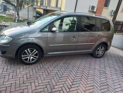Usata 2008 VW Touran Highline Monovolume | 4000 € (Cara)