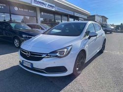 Bianco Usata 2017 Opel Astra Business Tre volumi | 7900 € (Buon prezzo)