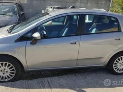 Grigio Usata 2006 Fiat Grande Punto Due volumi | 2600 € (Ottimo prezzo)