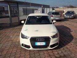 Bianco Usata 2011 Audi A1 Attraction Tre volumi | 8950 € (Buon prezzo)
