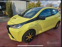 Giallo Usata 2016 Toyota Aygo X-play Due volumi | 8900 € (Buon prezzo)
