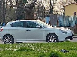Bianco Usata 2011 Alfa Romeo Giulietta Tre volumi | 6000 € (Buon prezzo)