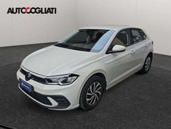 Grigio Usata 2023 VW Polo Life Tre volumi | 16.900 € (Buon prezzo)