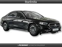Nero Nuova 2025 Mercedes E200 Advanced Tre volumi | 59.090 € (Buon prezzo)