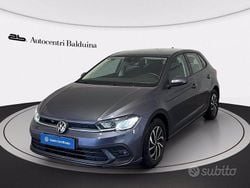 Smoky grey metalizzato Usata 2022 VW Polo Life Tre volumi | 18.500 € (Buon prezzo)