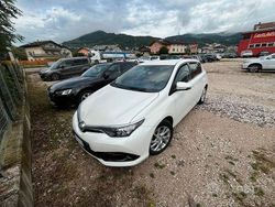 Usata 2015 Toyota Auris Tre volumi | 8000 €