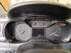 Blu Usata 2022 Citroën C3 Shine Due volumi | 15.000 € (Molto cara)