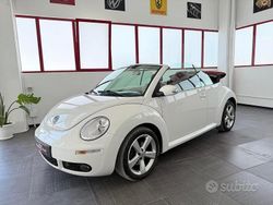 Bianco Usata 2010 VW Beetle Cabrio | 8999 € (Molto cara)