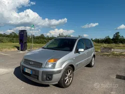 Usata 2008 Ford Fusion Tre volumi | 2600 € (Buon prezzo)