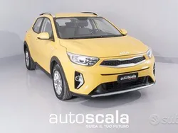 Giallo Usata 2022 Kia Stonic Urban SUV | 12.490 € (Ottimo prezzo)