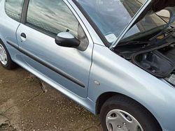 Blu/azzurro Usata 2003 Peugeot 206 Tre volumi | 1900 € (Buon prezzo)