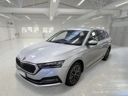 Grigio Usata 2021 Skoda Octavia Executive Station wagon | 18.400 € (Buon prezzo)