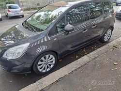 Grigio Usata 2013 Opel Meriva Monovolume | 6200 € (Buon prezzo)