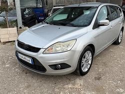 Grigio Usata 2010 Ford Focus Station wagon | 2999 € (Buon prezzo)
