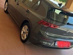 Grigio Usata 2021 VW Golf VIII Life Due volumi | 18.500 € (Buon prezzo)