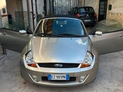 Grigio Usata 2004 Ford StreetKa Cabrio | 4000 € (Buon prezzo)
